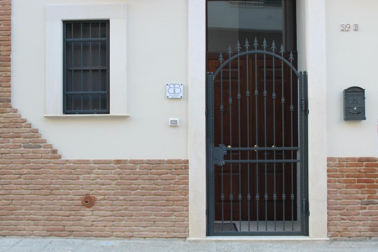 B&B Bianco Apartments Orta Nova Eksteriør bilde